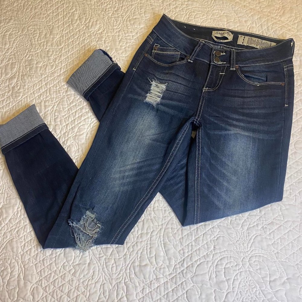 Indigo Rein 2 Button Cuffed Anklet Skinny Jeans